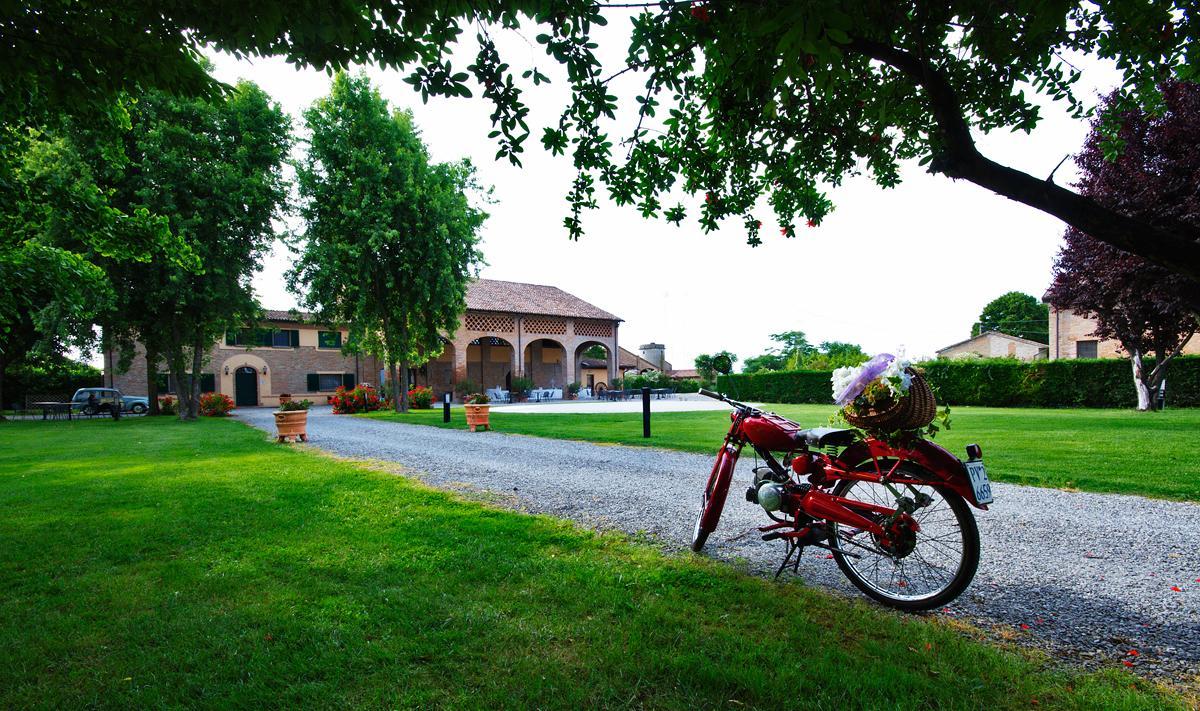 Agriturismo Tenuta Casteldardo Besenzone Kültér fotó